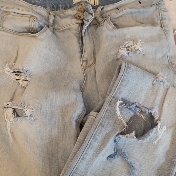 Bullhead Jeans. - Picture 6 of 8